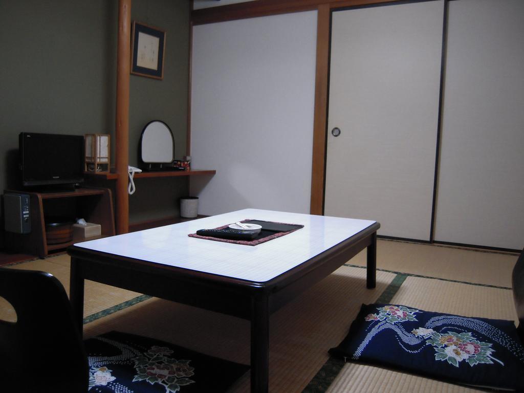 Ryokan Marue Honkan Hitoyoshi Eksteriør billede